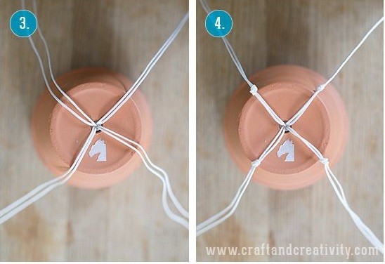 Bước 2. Luồn dây qua lỗ nhỏ của chiếc chậu sau đó tách những sợi sợi dây thành 4 cặp dây khác nhau như hình 1. Thắt 2 sợi dây đó lại như ở hình 2.