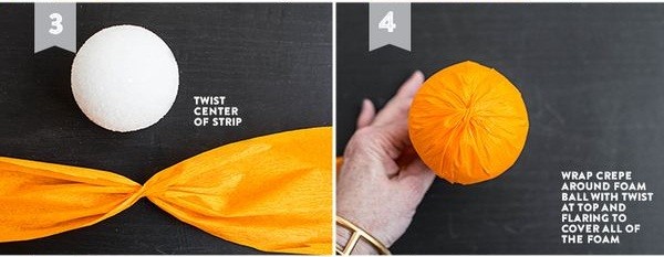 Bước 2. Xoắn đoạn giữa của dải giấy màu cam lại sau đó bạn đặt của bóng xốp vào sao cho dải giấy màu cam bao phủ kín hết quả bóng xốp