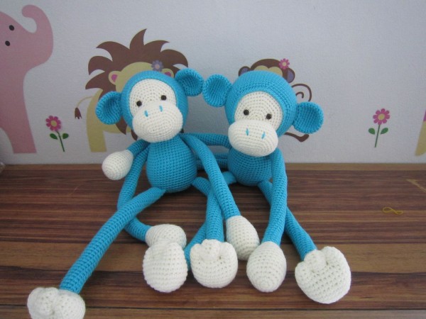 2 em khỉ xanh