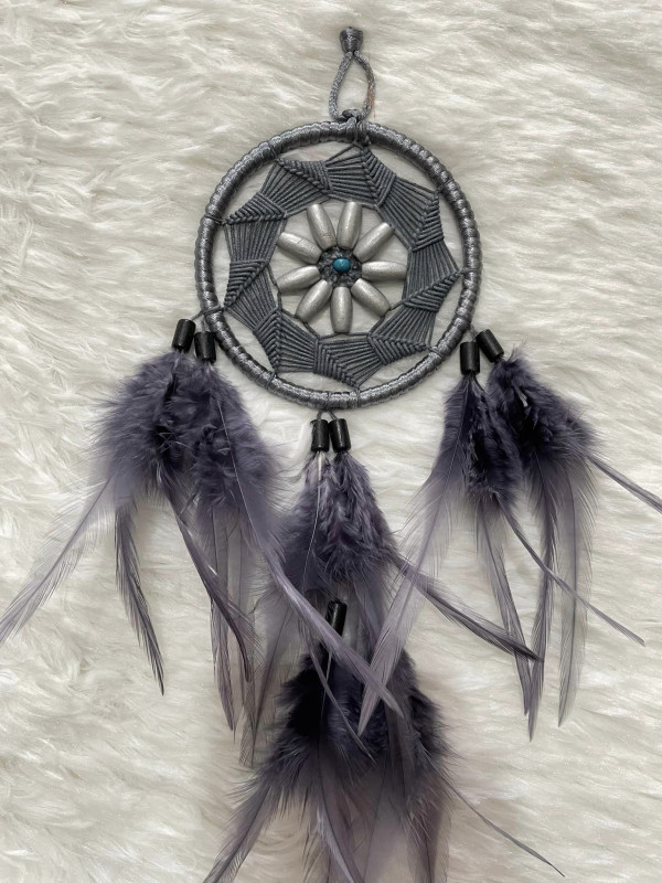 Dream catcher 6 cánh lông tím đen