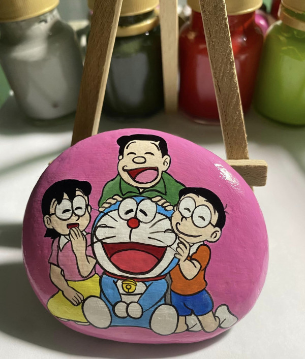 Tranh đá doraemon Nobita mẹ và bố.