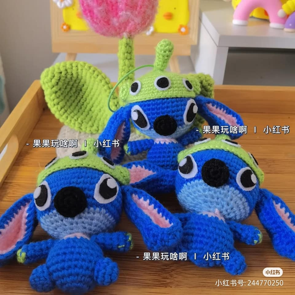 Crochet pattern rabbit ears with blue hat