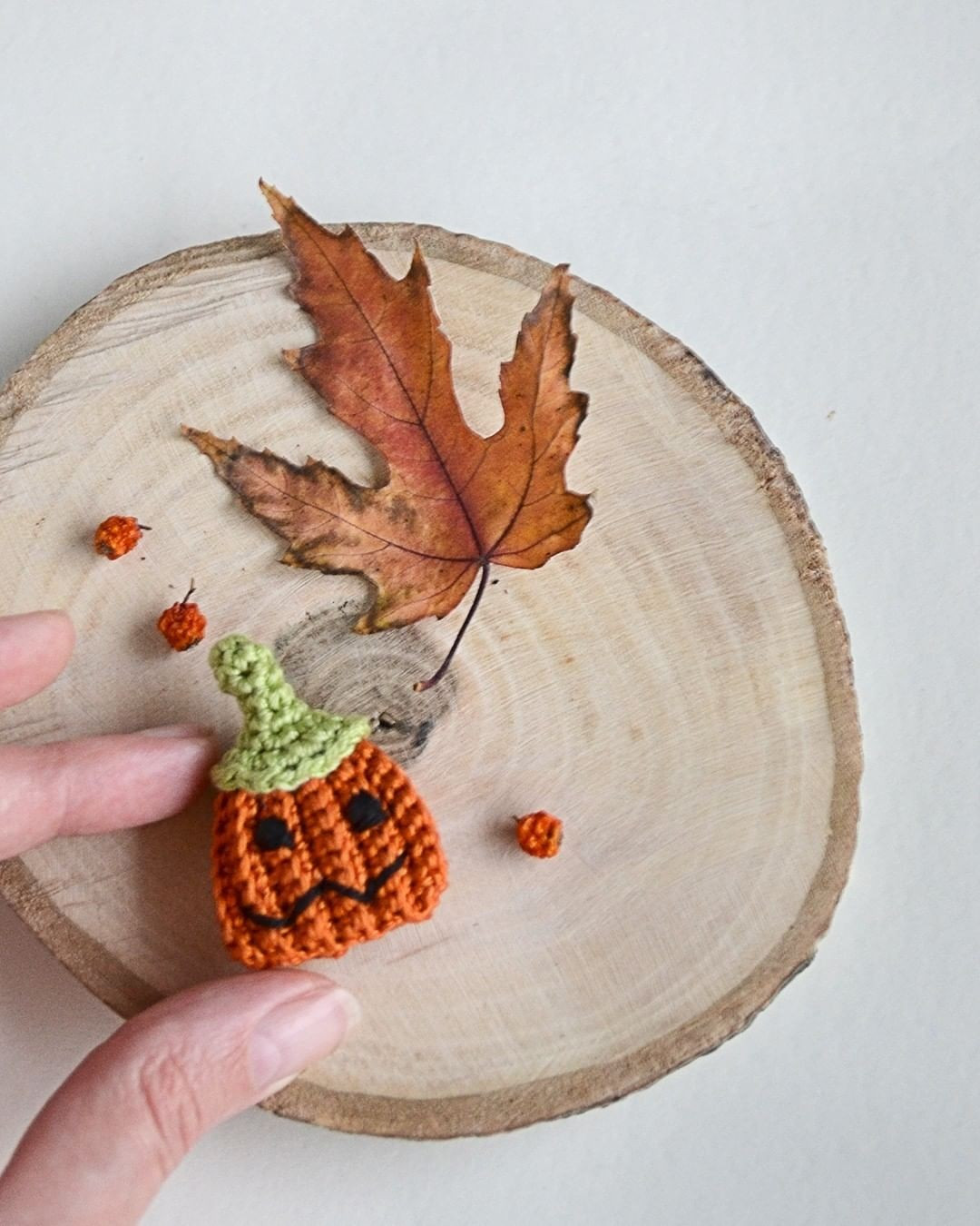 Mini size pumpkin crochet pattern