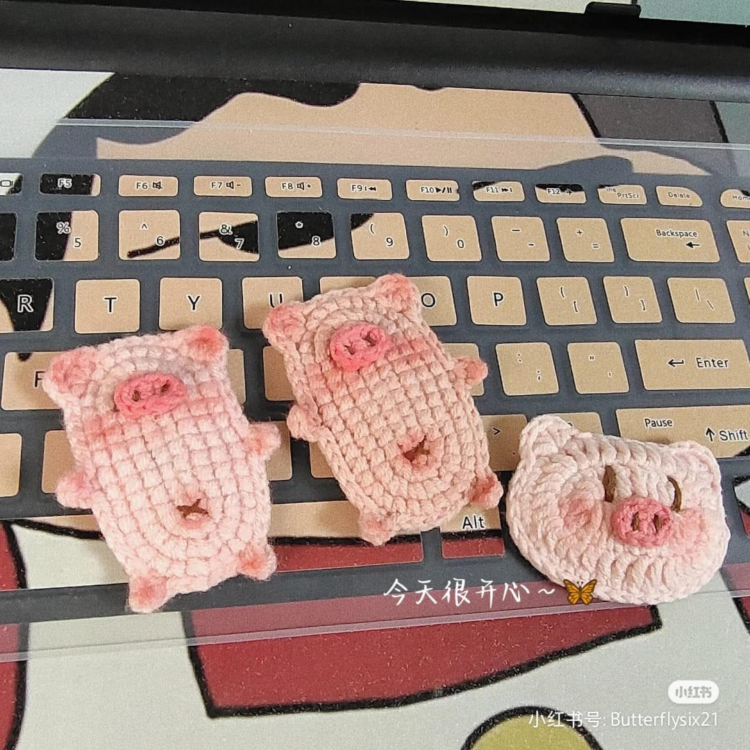 Pig face hair clip template.