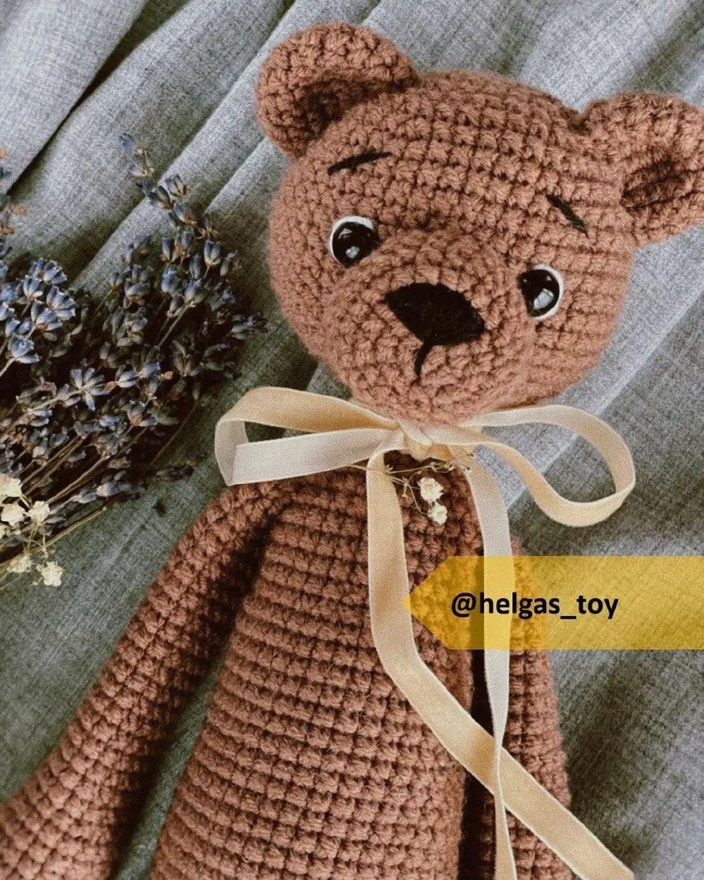 Brown bear crochet pattern with bows