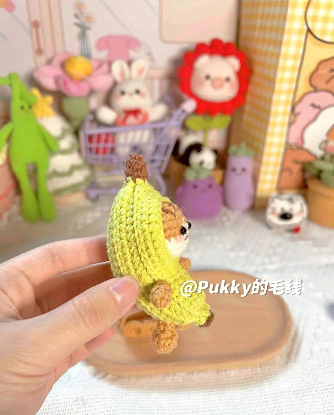 cat wearing banana crochet pattern