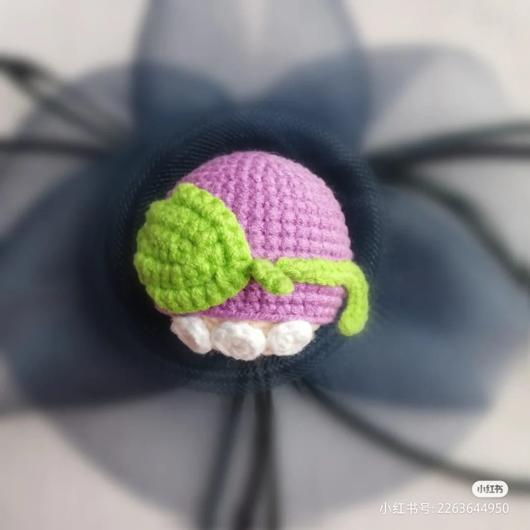 crochet pattern baby mangosteen.