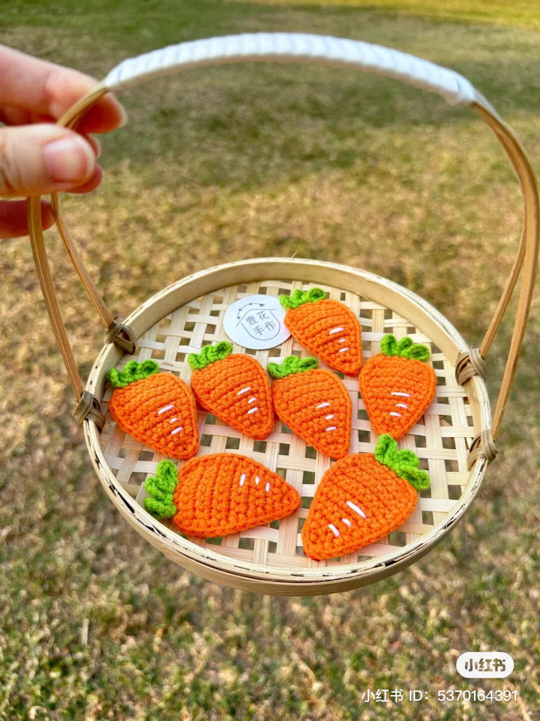 crochet pattern carrot hairpin