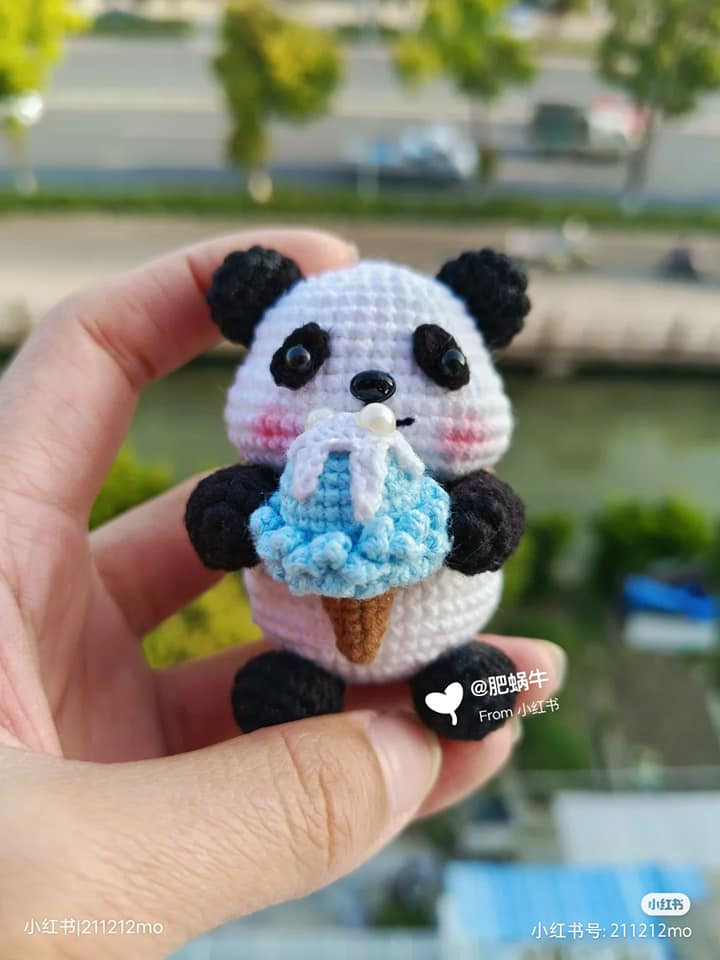 crochet pattern panda with bow tie, briefcase