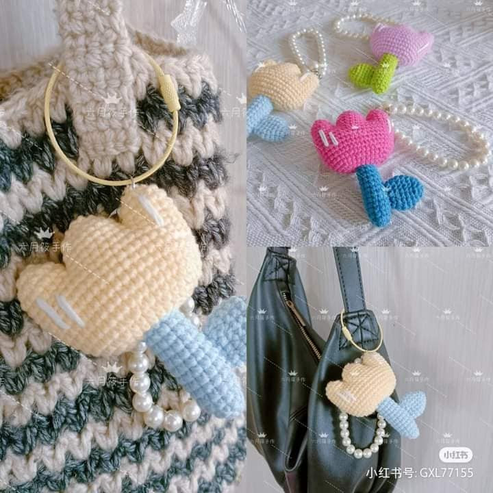 crochet pattern tulip keychain