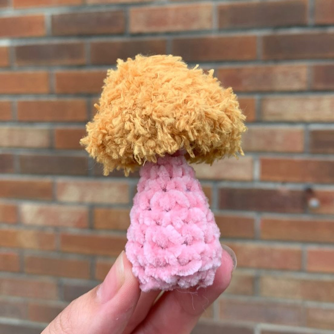 free crochet pattern button mushroom