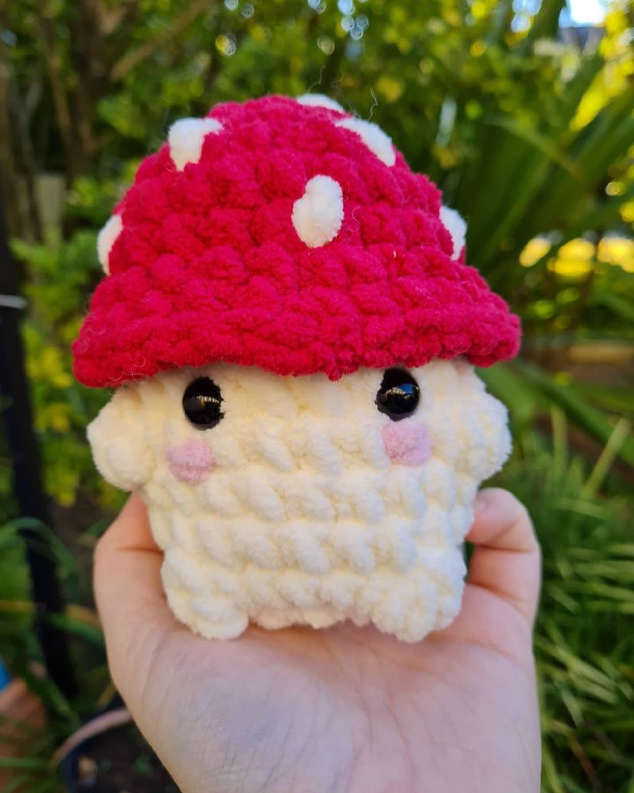 free crochet pattern chonky mushroom boi