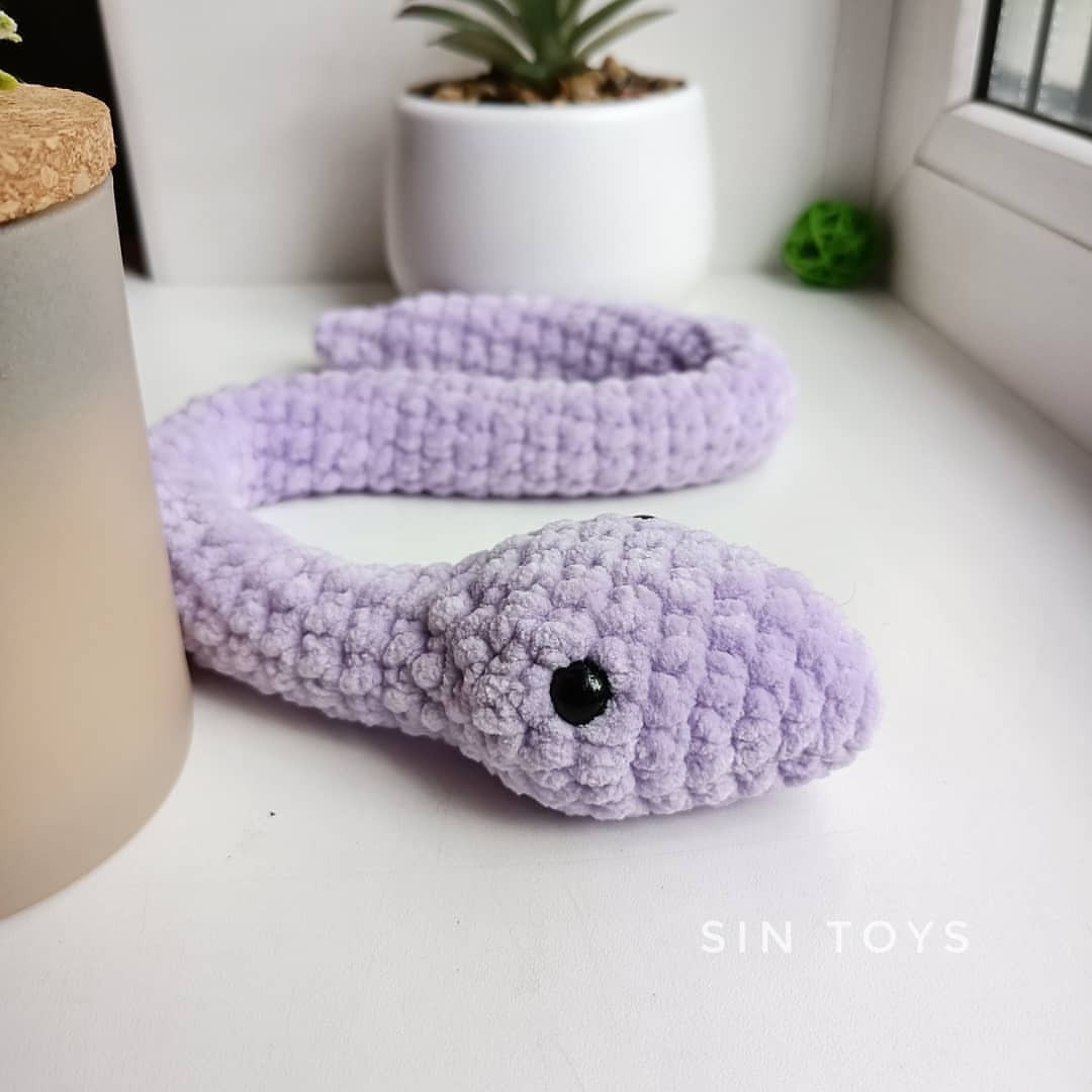 Pink snake crochet pattern