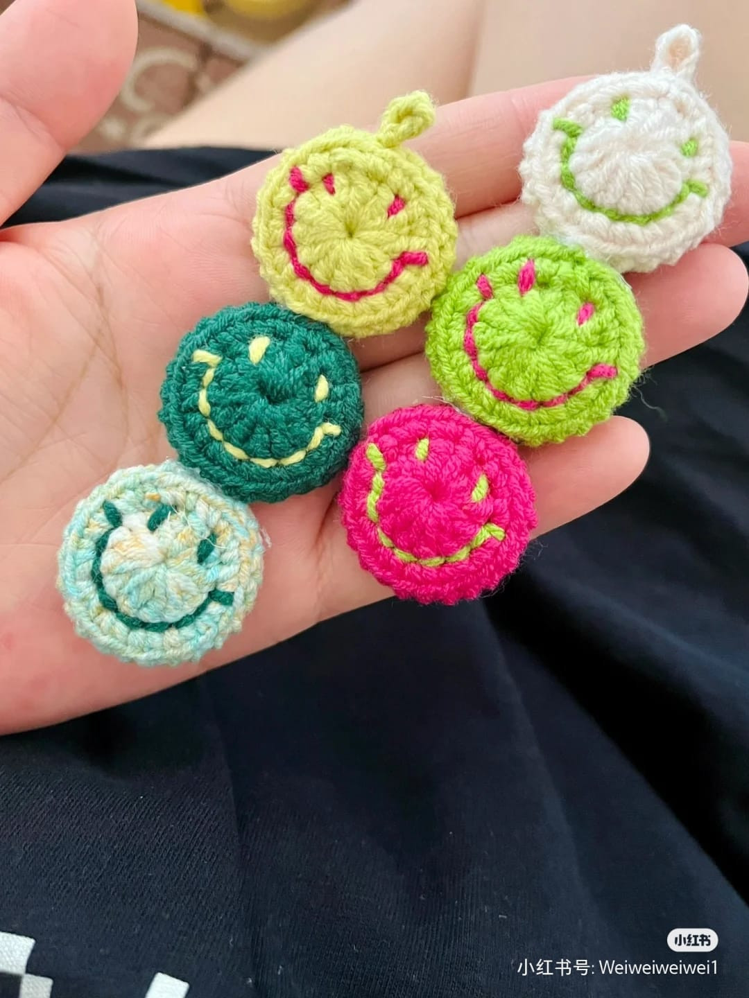 Smiley face keychain pattern