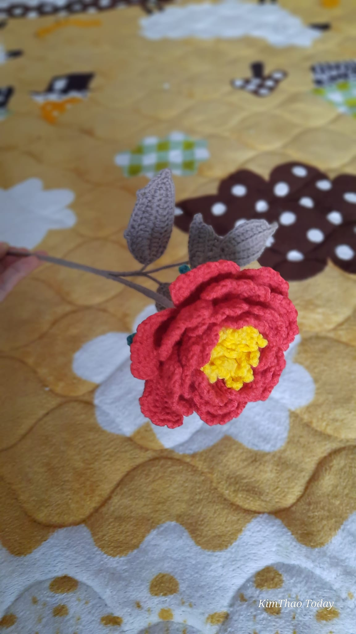 Yellow stamens rose crochet pattern.
