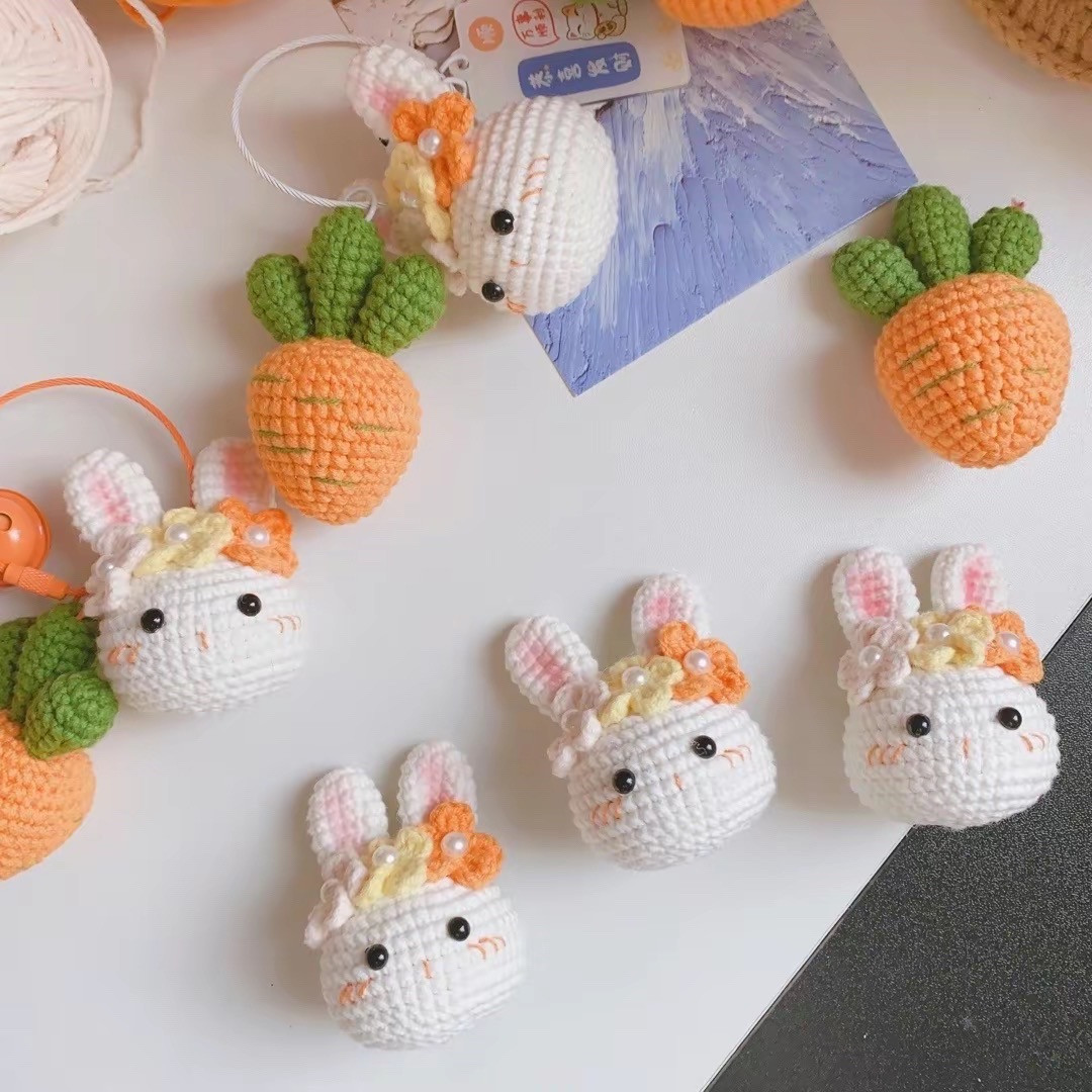 bunny and carrot keychain crochet pattern
