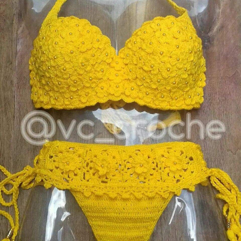free crochet pattern bra decorated with flowers.