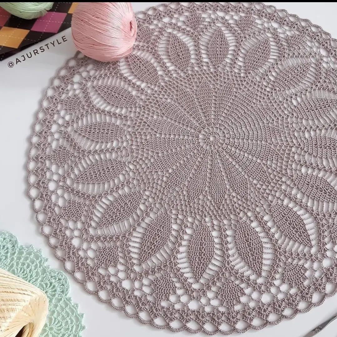 free crochet pattern circular symmetry through the center.
