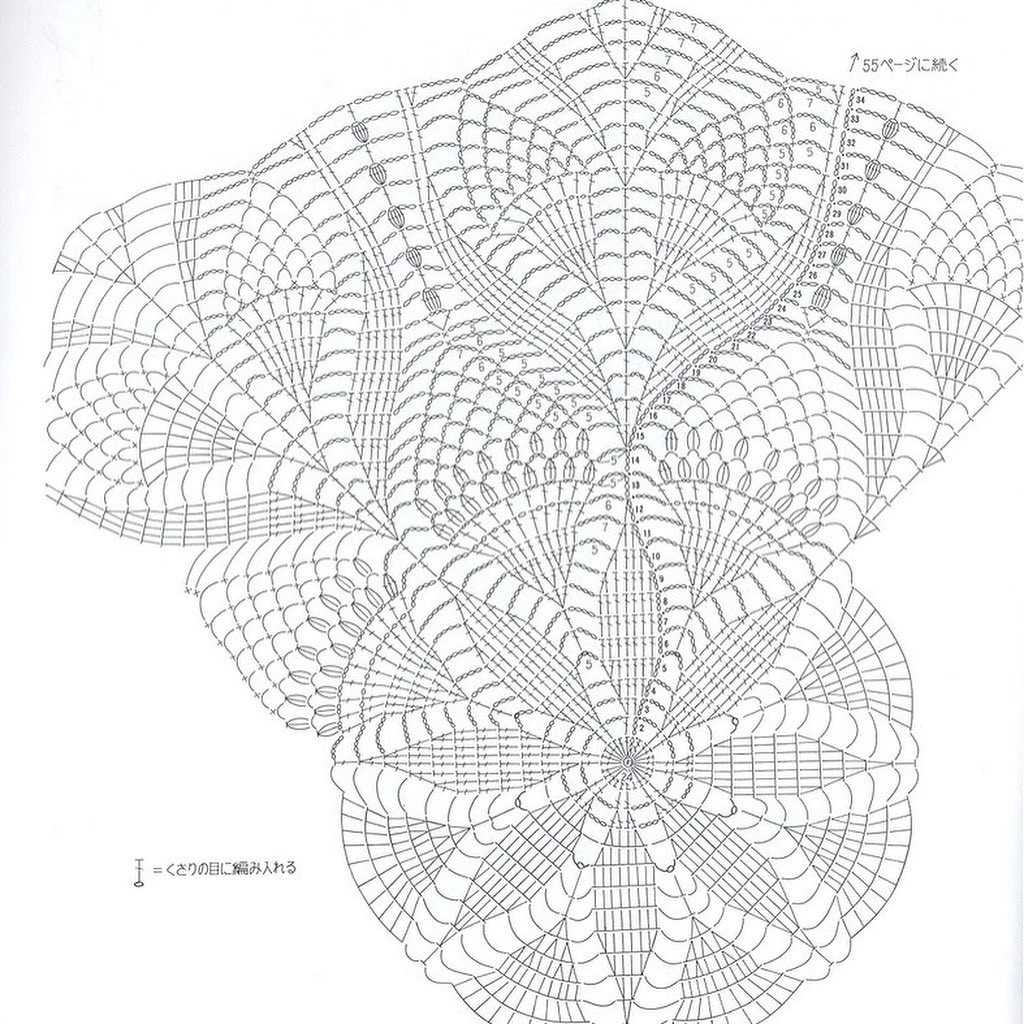 free crochet pattern circular with eight petals, leaves in the center.