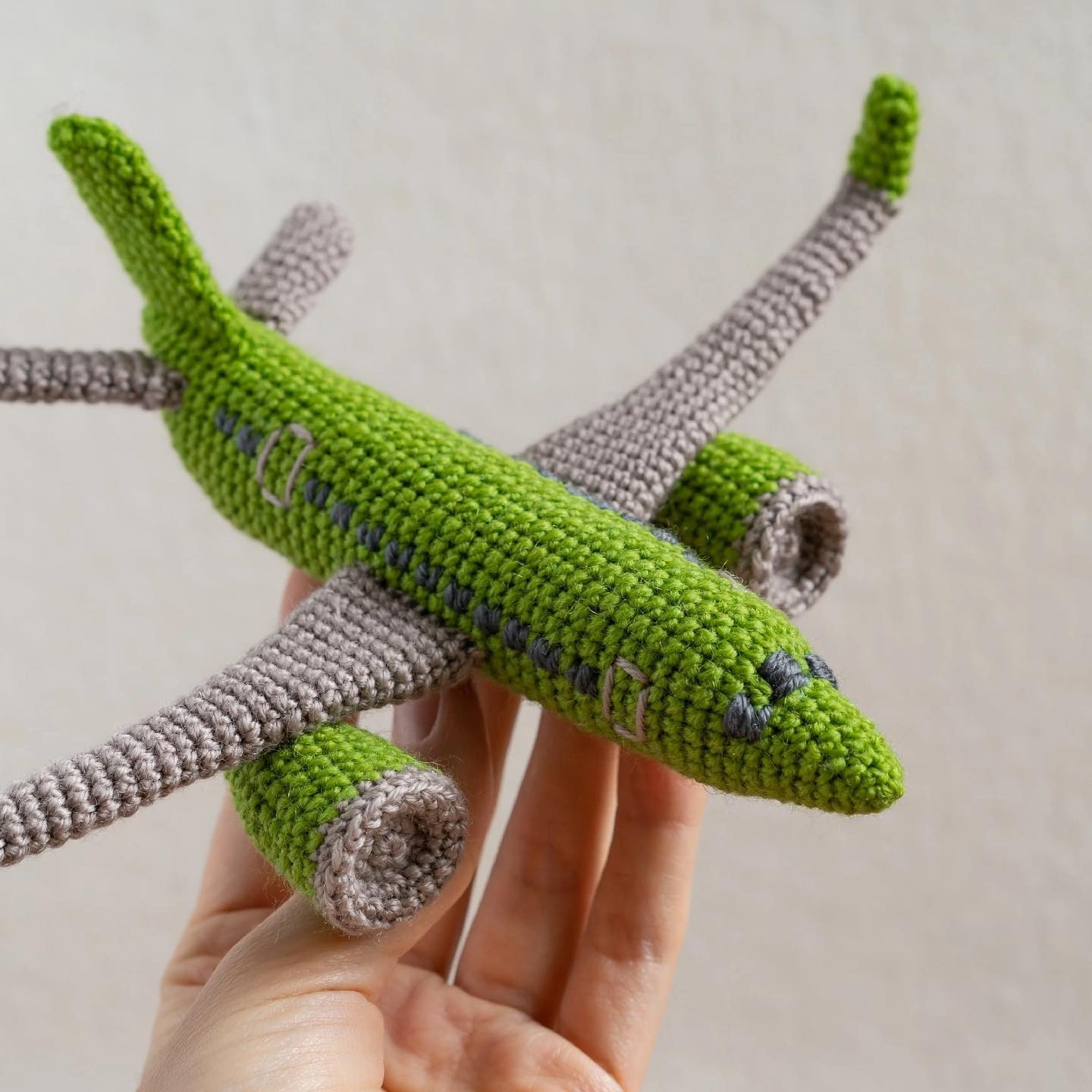 free crochet pattern jet plane, blue plane