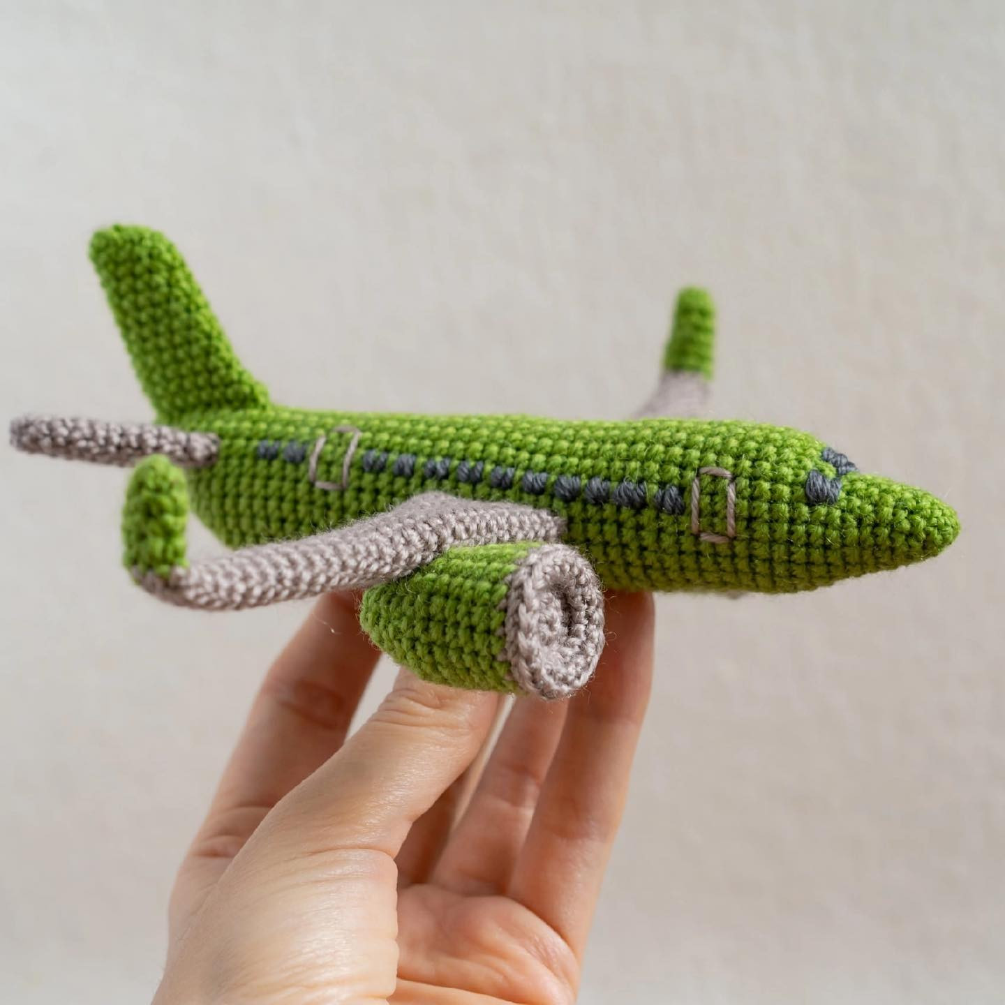 free crochet pattern jet plane, blue plane