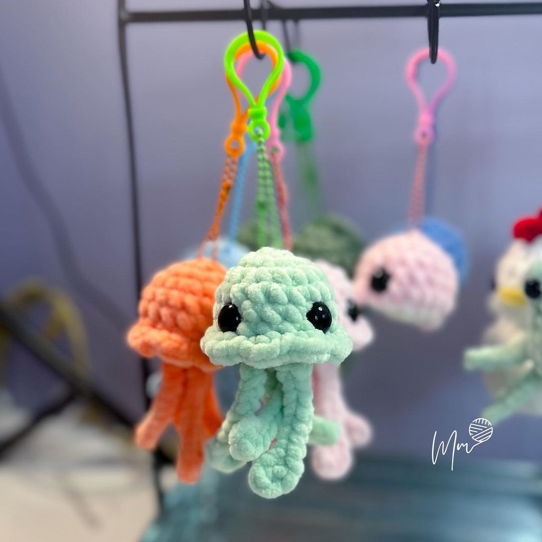 free crochet pattern mini jellyfish keychain