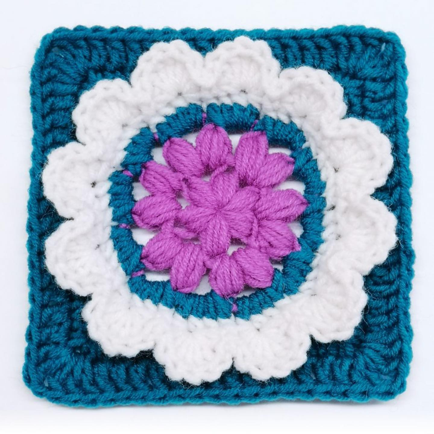 free crochet pattern square with 14 petals