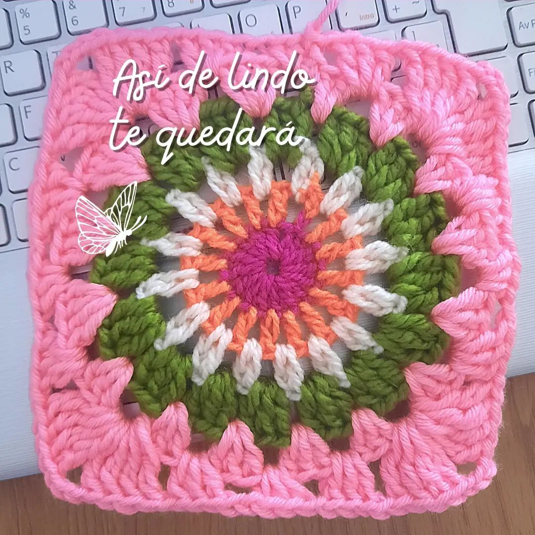 free crochet pattern square with circle in the middle.