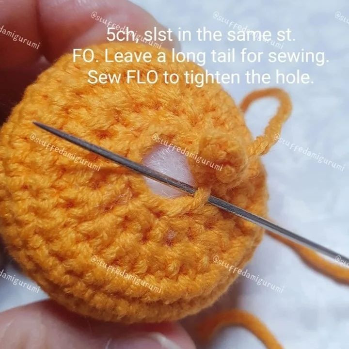 free crochet pattern yellow carrot green leaves