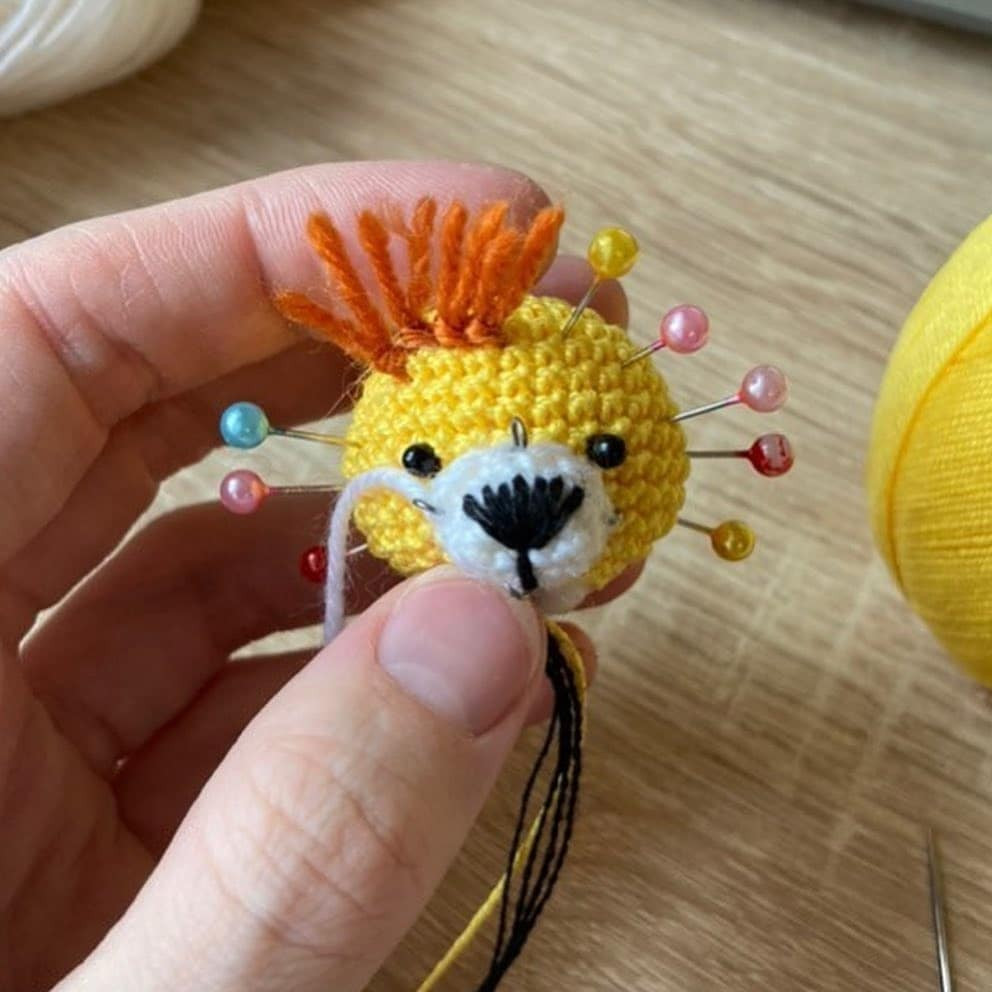 free crochet pattern yellow lion, orange mane