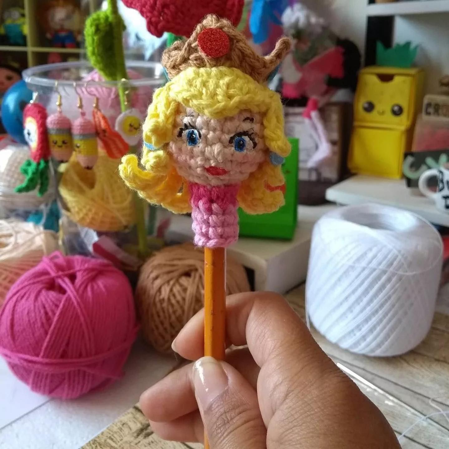 pencil tip decoration blonde princess wearing crown crochet pattern