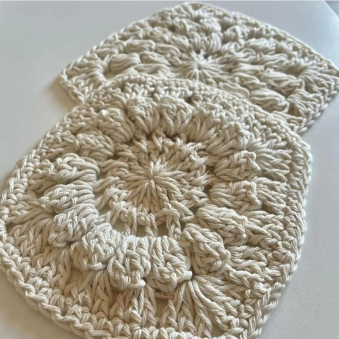 square with concentric squares and circles crochet pattern