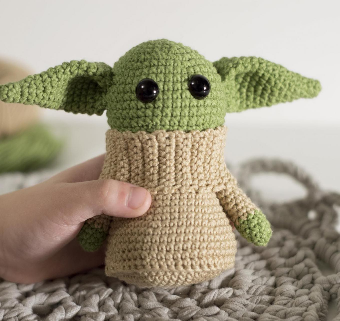 crochet pattern baby alien toy, baby yoda.