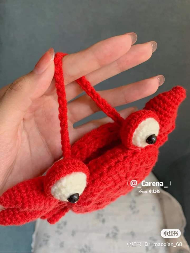 crochet pattern crab headphone bag