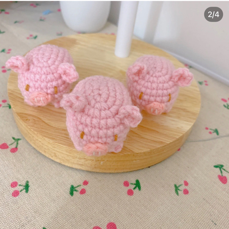 Crochet pattern fat pink pig keychain