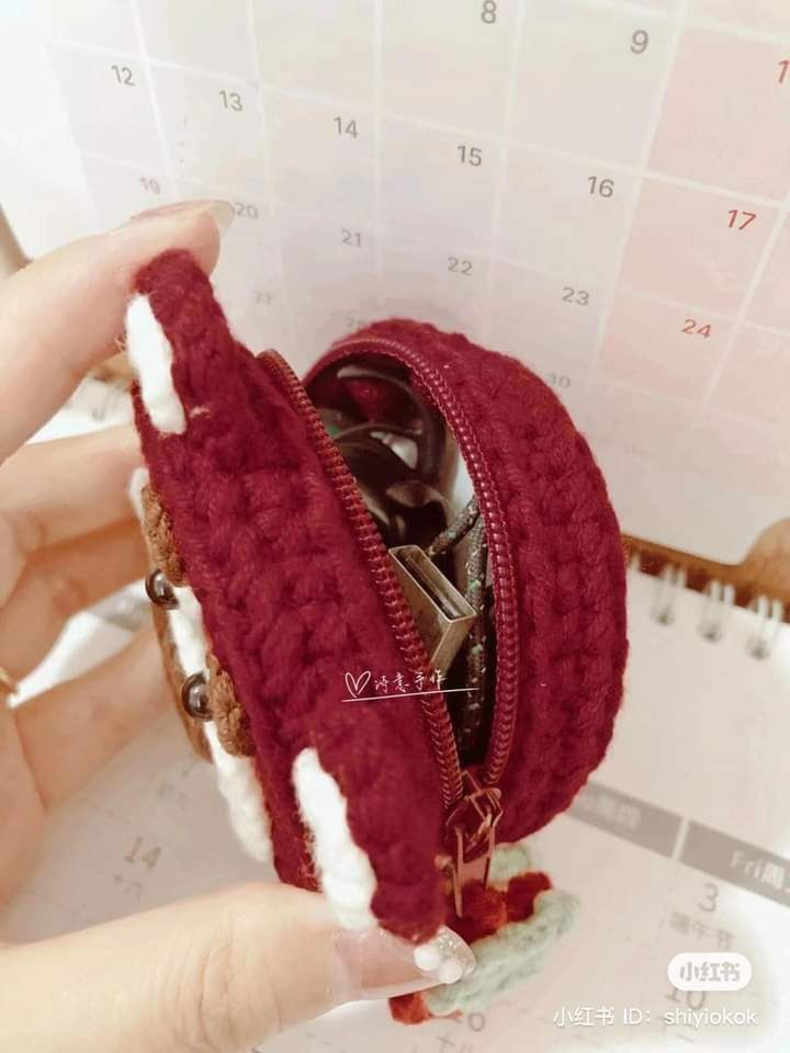 crochet pattern strawberry bag