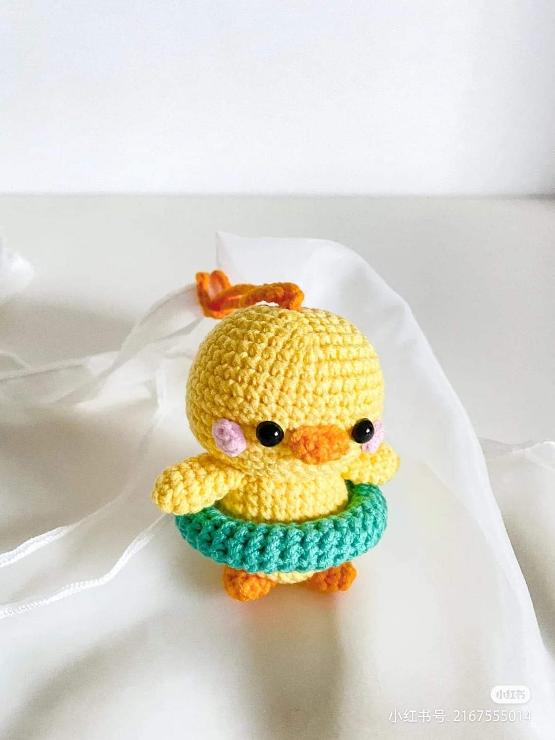 Floating duck keychain