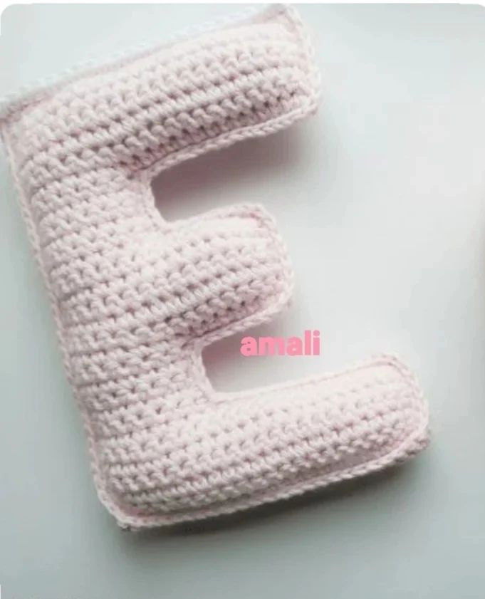 letter E crochet pattern