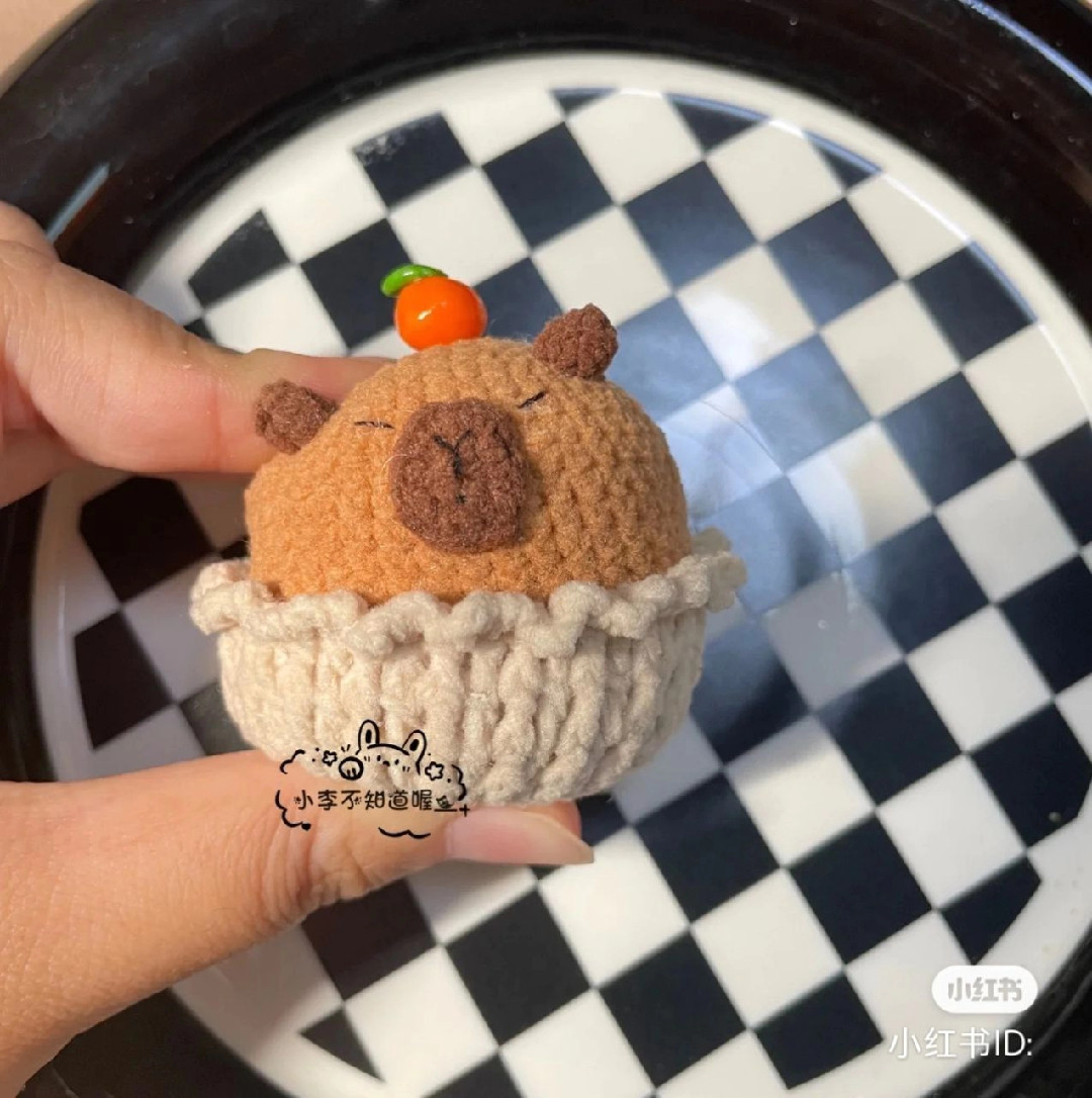 capybara cupcakes crochet pattern