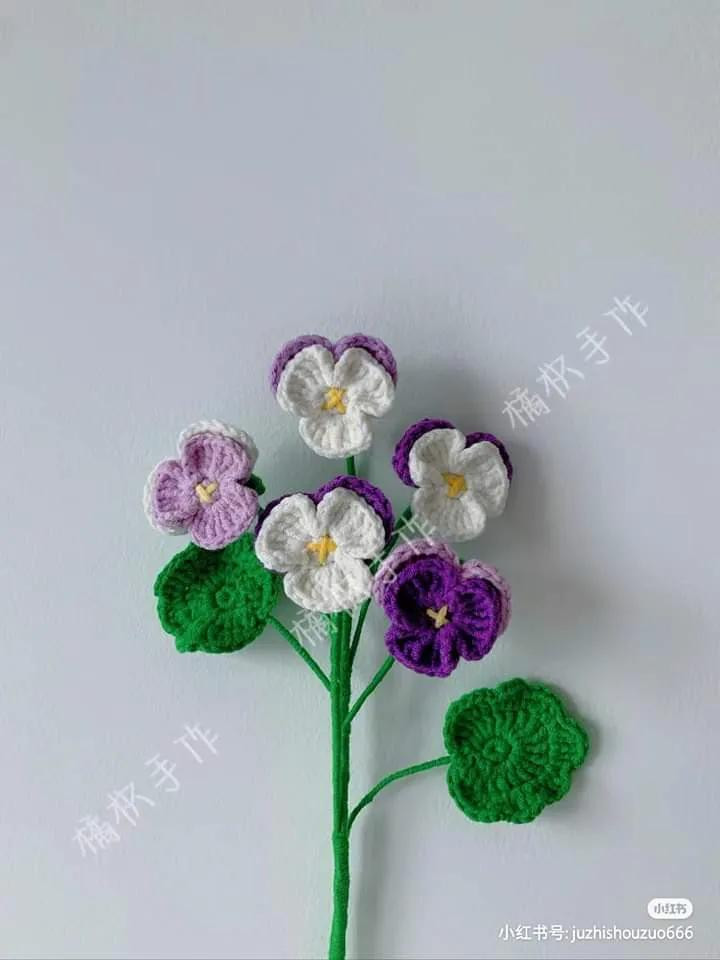 Collection of 5 beautiful flower crochet patterns