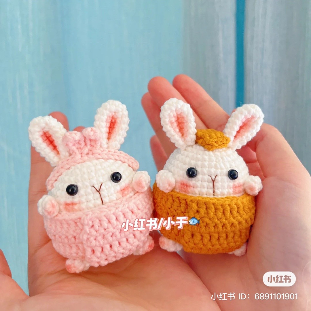 Crochet pattern for a rabbit wrapped in a bath towel