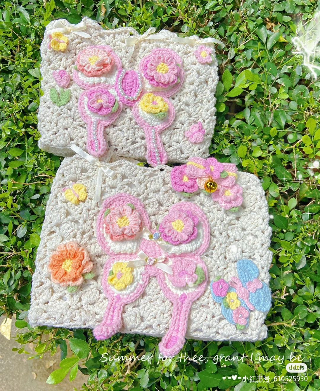 Crochet pattern for blue, white and yellow floral handbag
