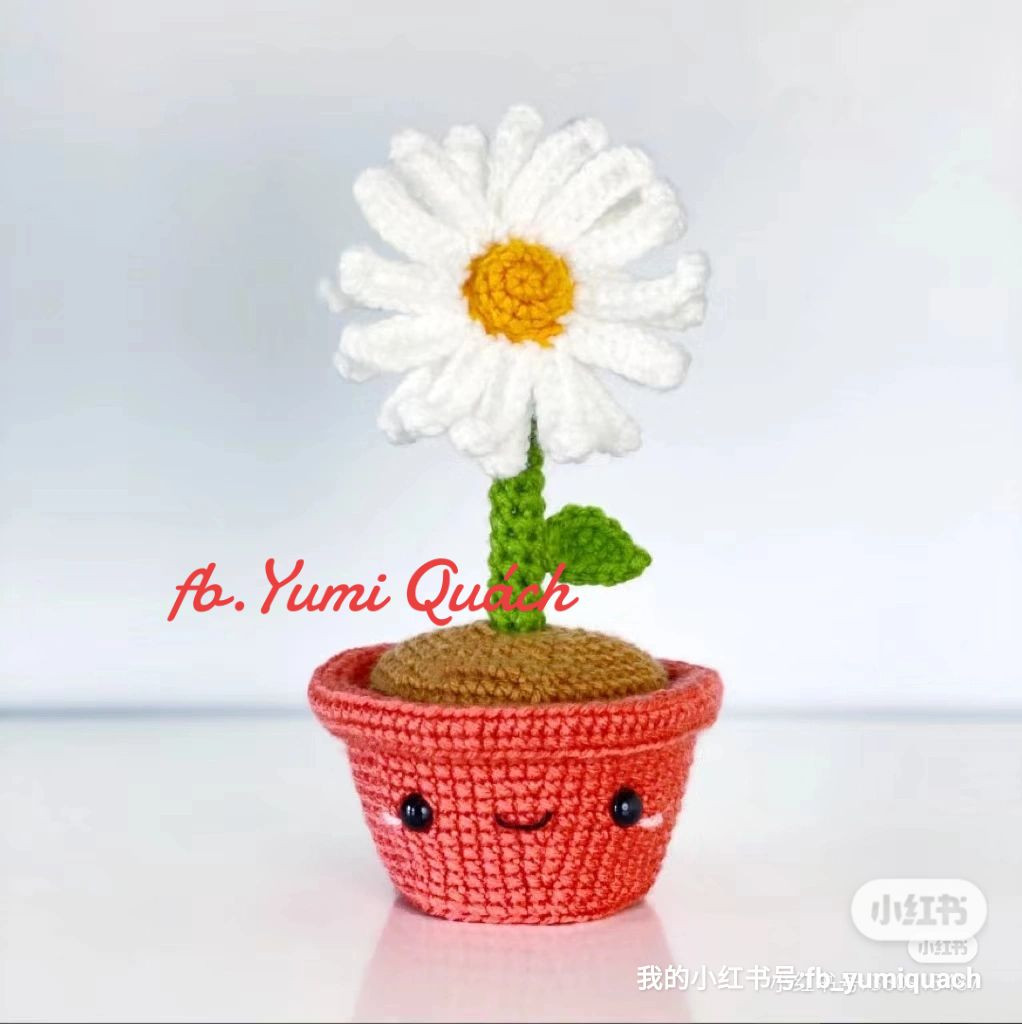 Crochet pattern for crochet cake to cover pens with chrysanthemums, hibiscus flowers... flower pots.