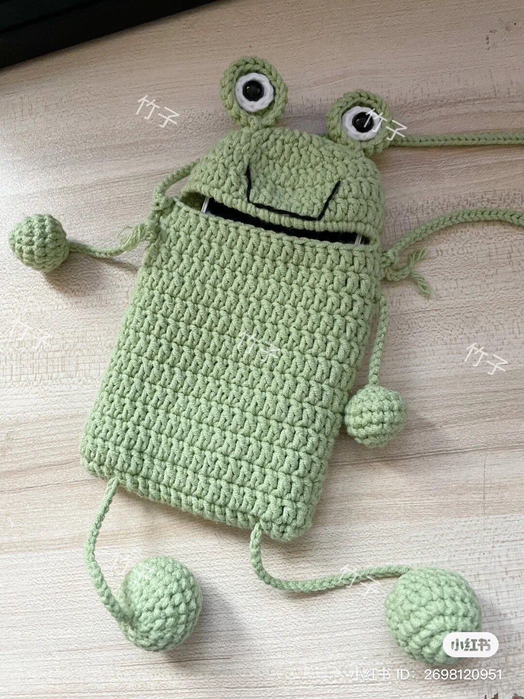 crochet pattern frog phone bag
