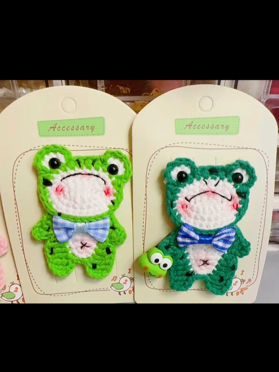Frog hair clip crochet chart