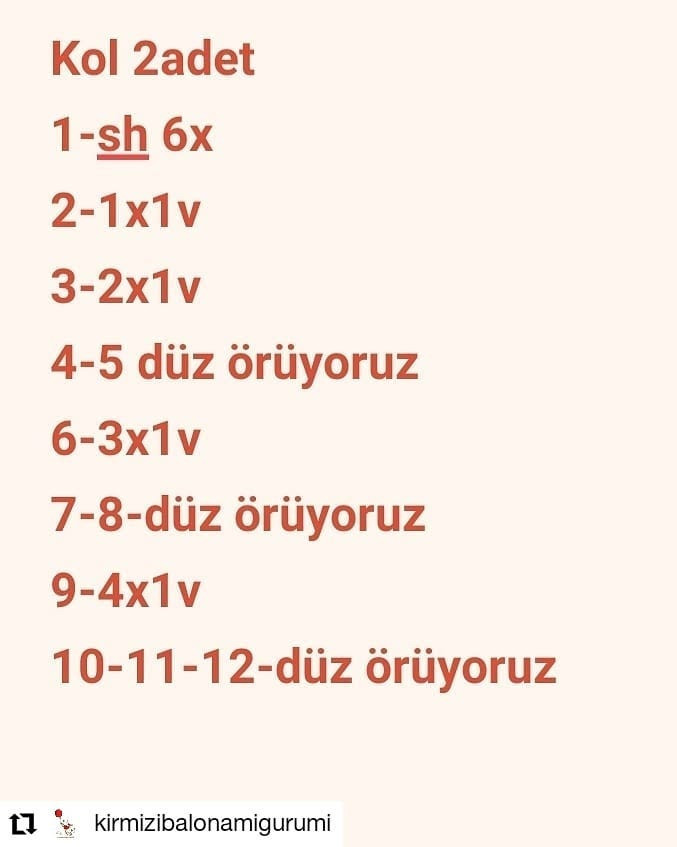 Gri penguen tığ işi modeli, beyaz göbek, mavi eşarp, turuncu gaga, mavi şapka