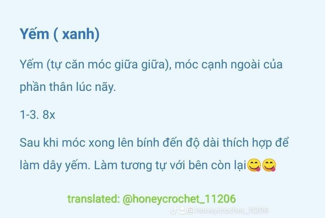 heo mặc quần yếm màu xanh da trời.