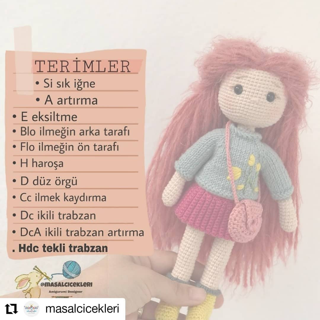 Kızıl saçlı, gri gömlekli, pembe etekli, pembe çapraz askılı çantalı, sarı ayakkabılı MIA bebek tığ işi modeli