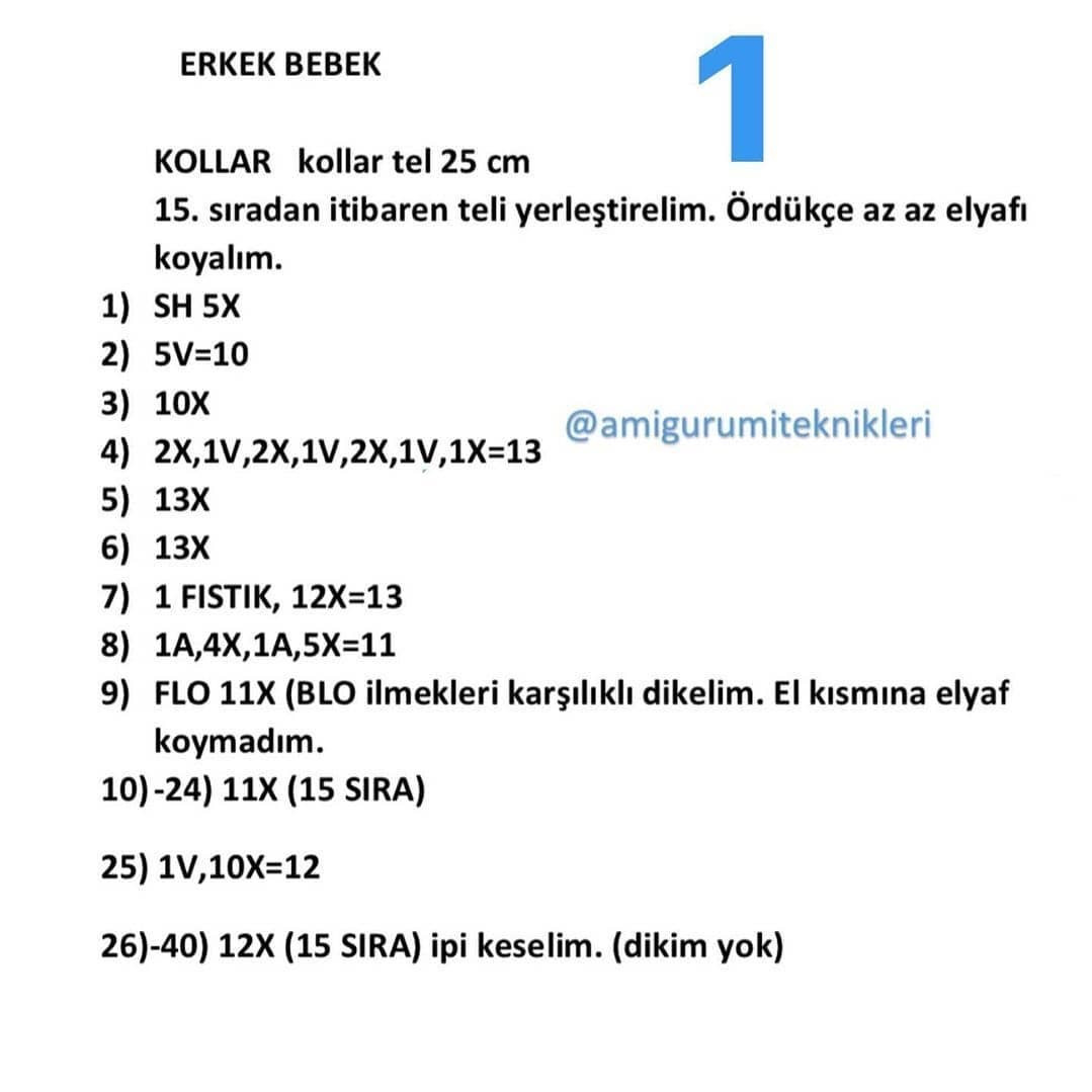 Koyu kahverengi saçlı ve siyah pantolonlu erkek bebek tığ işi modeli.