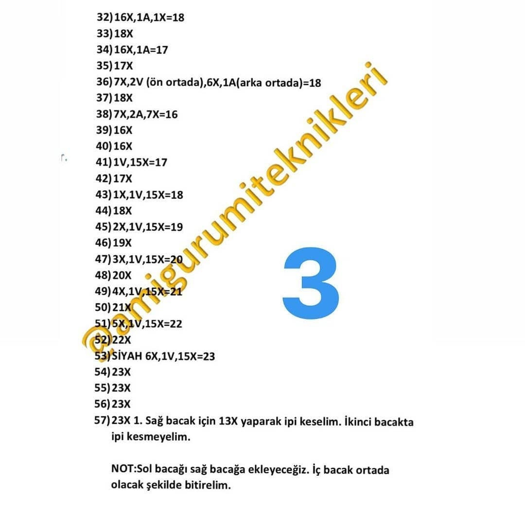 Koyu kahverengi saçlı ve siyah pantolonlu erkek bebek tığ işi modeli.